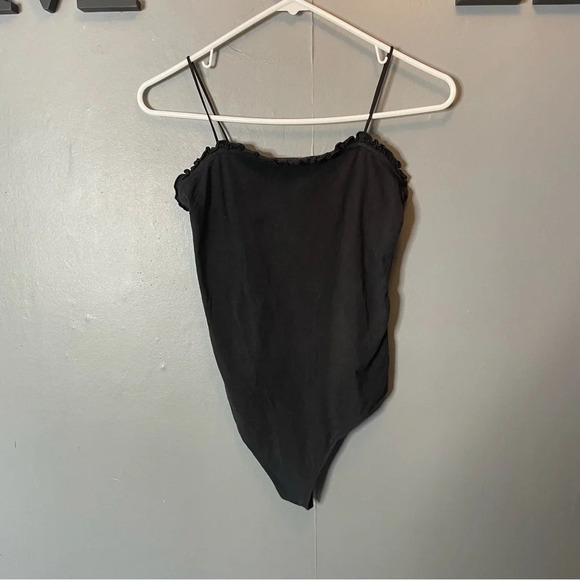 Abercrombie & Fitch black ruffle hem bodysuit women size medium - Picture 1 of 11